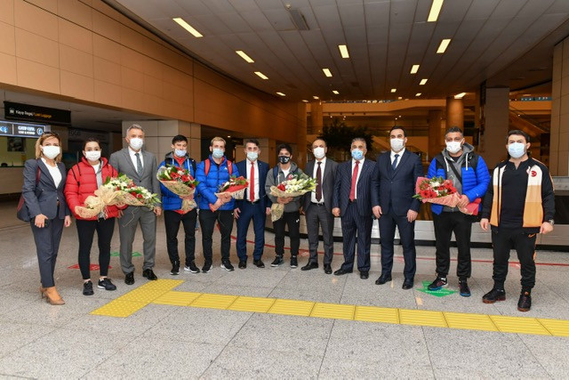 Avrupa Şampiyonu Milli halterciye Başkent'te coşkulu kutlama - Resim : 2