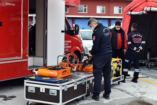 Pelerinsiz kahramanlar Başkent'te - Resim : 1