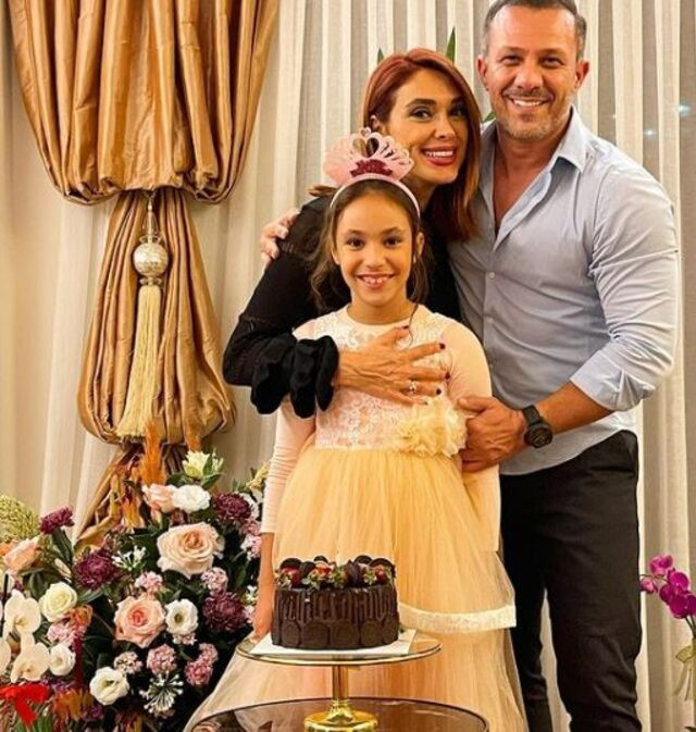 Zuhal Topal yeni yaşını ailesiyle kutladı - Resim : 1
