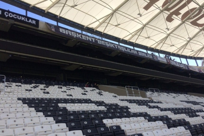Vodafone Arena'da pankartlar asılmaya başlandı ! - Resim: 2