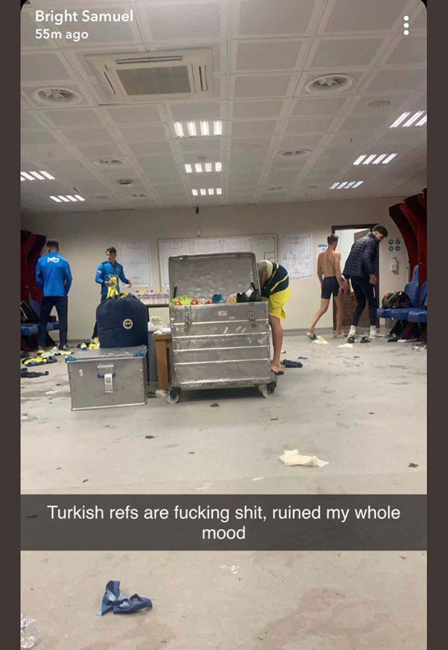 Fenerbahçeli Samuel'den hakeme küfür - Resim : 1