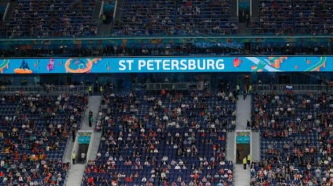 EURO 2020'de Rus taraftar açtığı pankartla dikkat çekti - Resim: 2