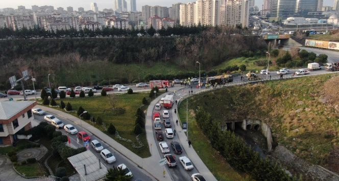 İstanbul'u kilitleyen kaza - Resim: 3