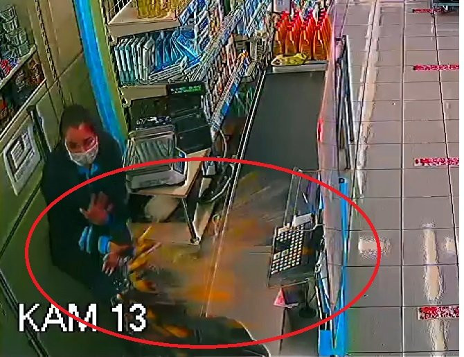 Marketi soymaya giren hırsız çalışanı tebrik edip kaçtı - Resim: 4