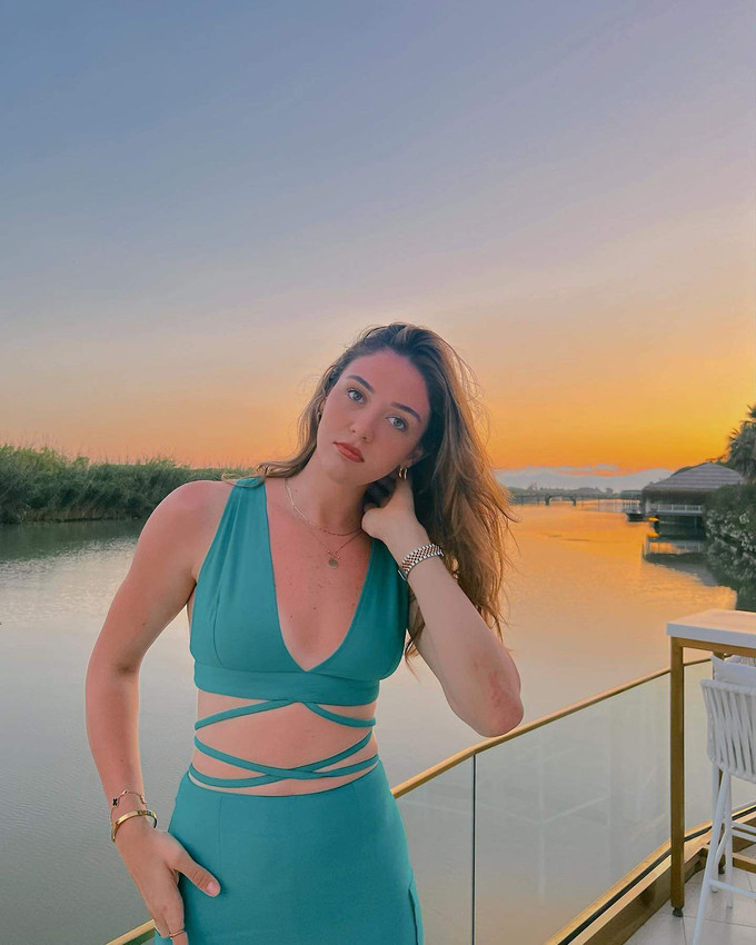 Zehra Güneş'in tatil pozlarına beğeni yağdı - Resim: 4
