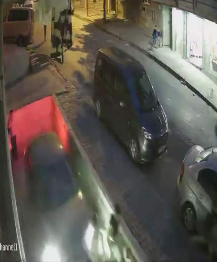 İstanbul'da korkunç olay! Araba çocukların arasına daldı - Resim: 4