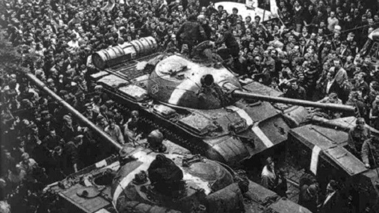 53 yıl sonra bir ilk! Ruslar savaş boyalarını sürdü - Resim : 2