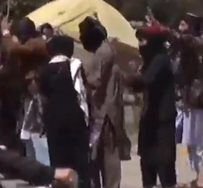 Afgan kadın gizlice kaydetti... Kan donduran görüntüler! - Resim : 2