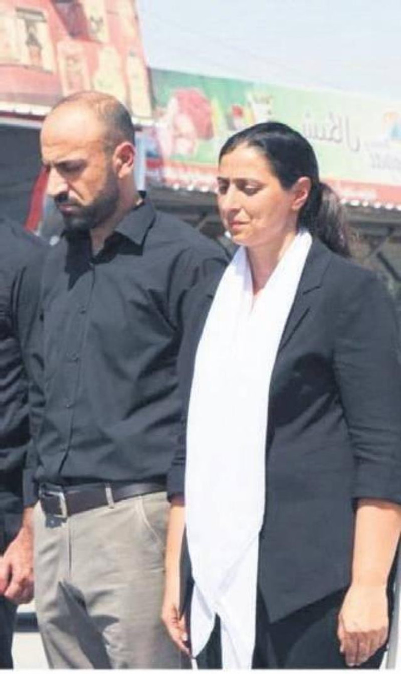 HDP'li vekilin öldürülen teröristle fotoğrafı ortaya çıktı - Resim : 1