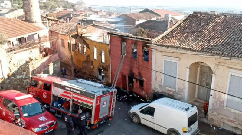 İzmir'de facia: 3 kardeş yanarak hayatını kaybetti - Resim : 1