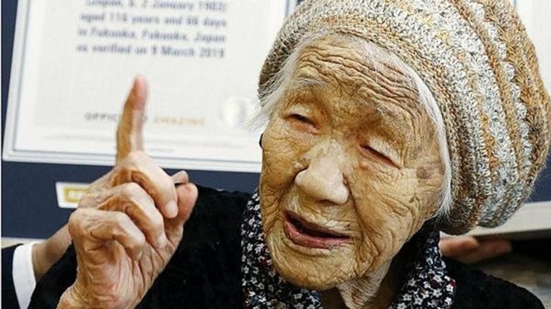 Dünyanın en yaşlı insanı doğum gününü kutladı - Resim : 1