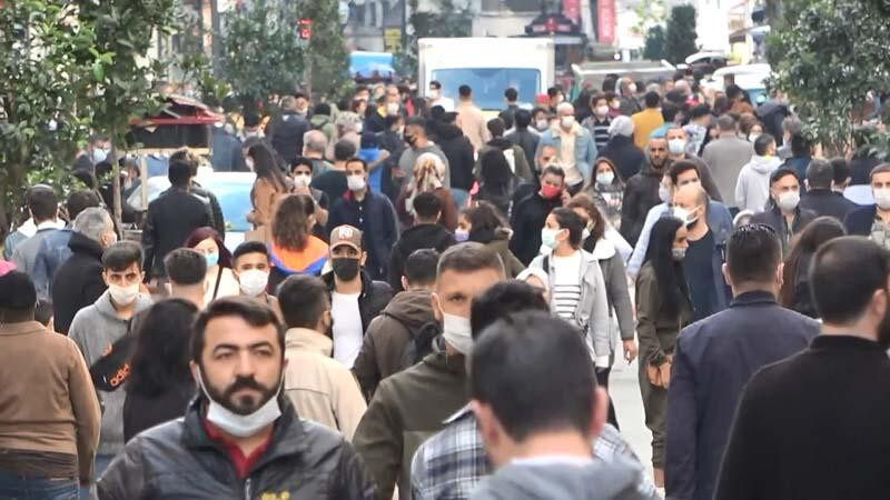 Vaka artışına rağmen İstiklal Caddesi'ndeki yoğunluk dikkat çekti - Resim: 2