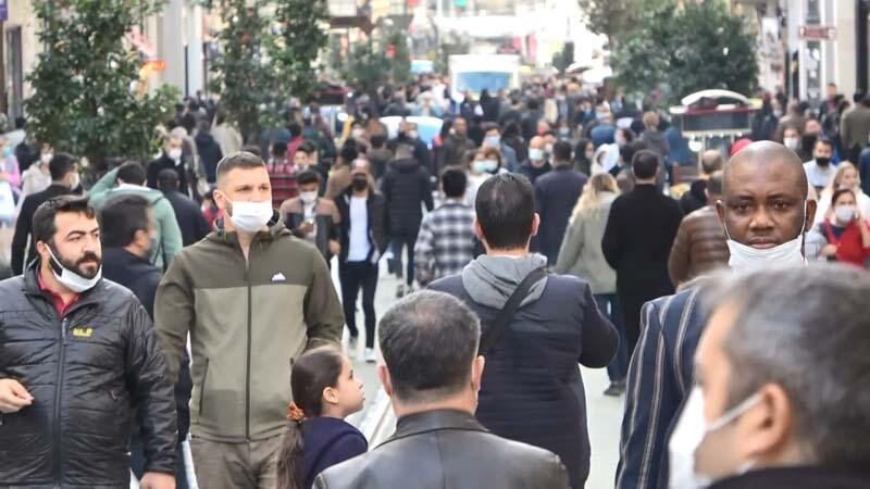 Vaka artışına rağmen İstiklal Caddesi'ndeki yoğunluk dikkat çekti - Resim: 3