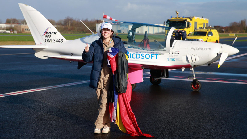 19 yaşındaki kadın pilot tarihe geçti - Resim : 1
