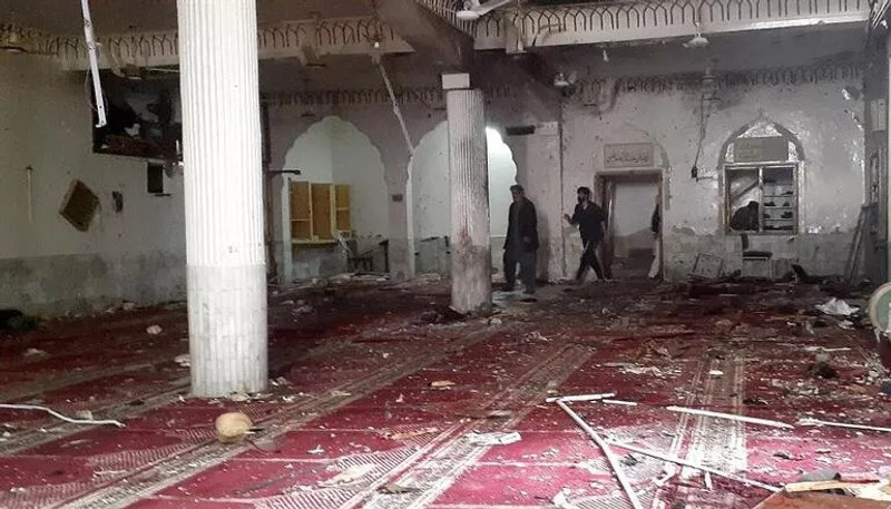 Cuma vakti camide patlama: Çok sayıda ölü ve yaralı var - Resim : 1