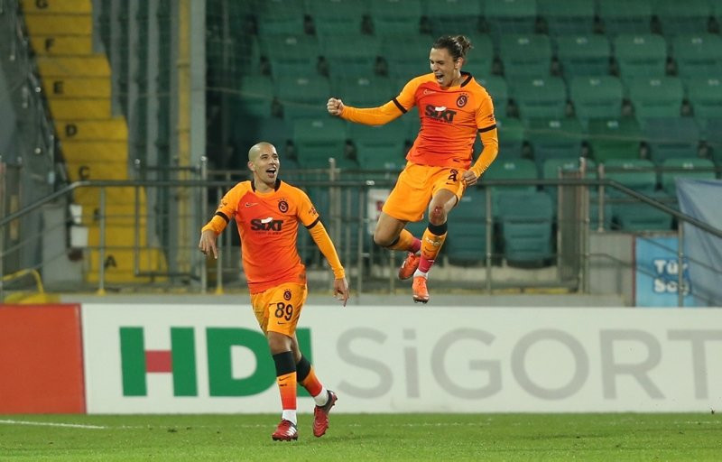 Galatasaray maçında olay ses - Resim: 2