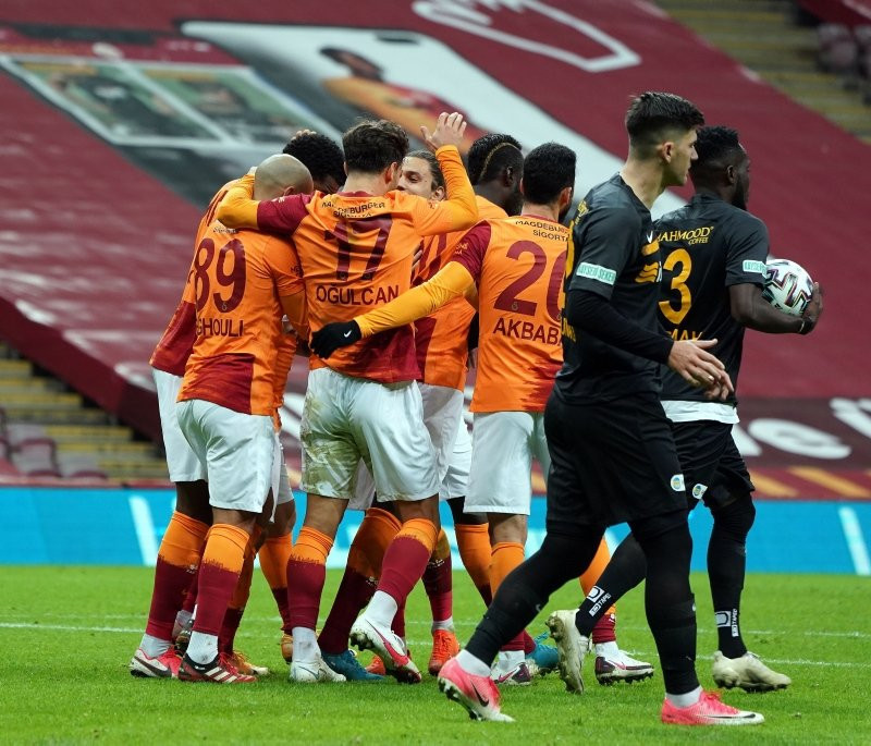 Galatasaray'dan 4 transfer birden! - Resim: 1