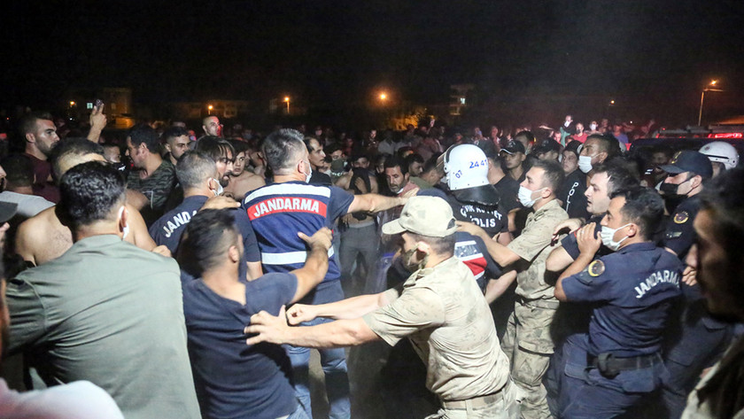 Antalya'da yuhalanan Bakan Çavuşoğlu'ndan ilk açıklama - Resim : 2
