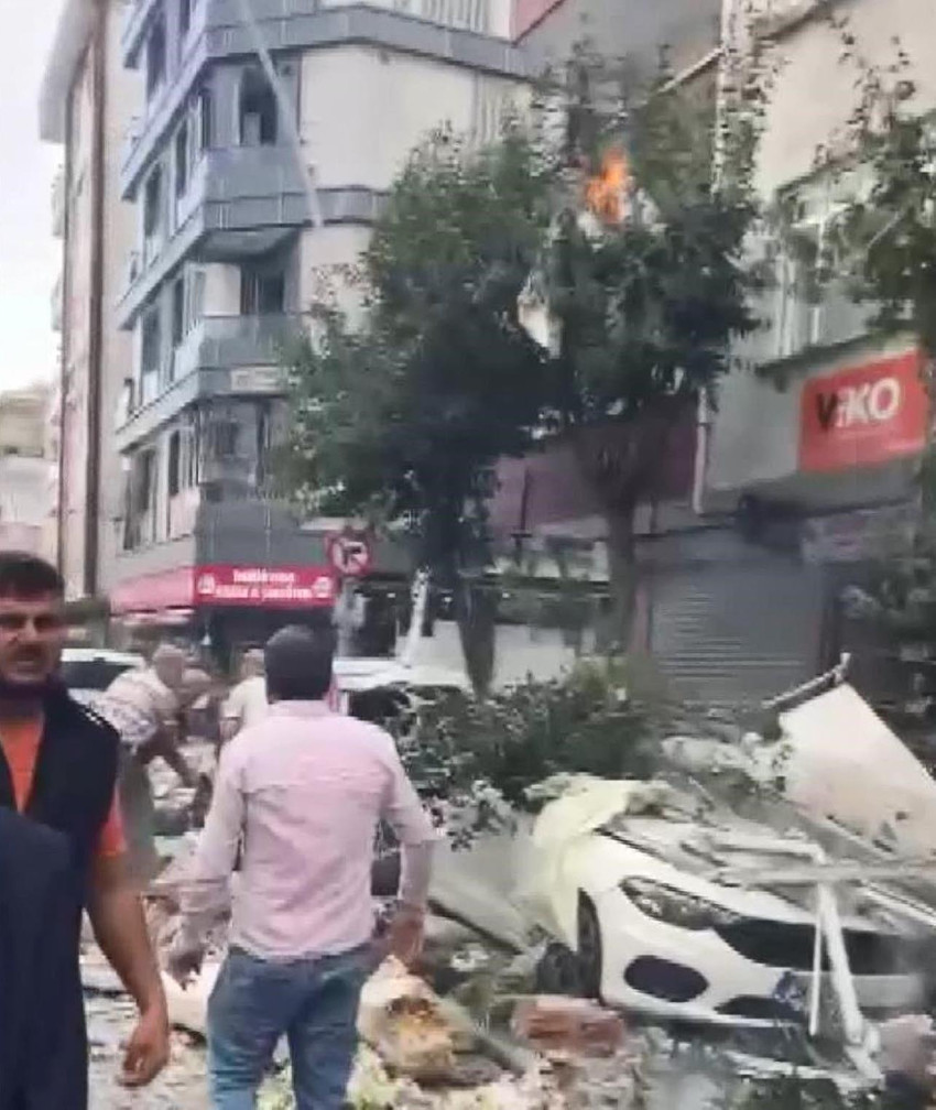 İstanbul'da büyük patlama: Ölü ve yaralılar var - Resim : 2