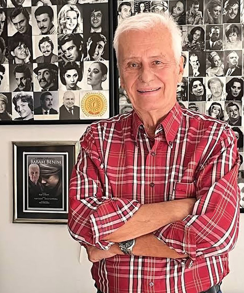 Türk sinemasının usta oyuncularından Engin Çağlar, geçirdiği trafik kazası sonucu hayatını kaybetti. 