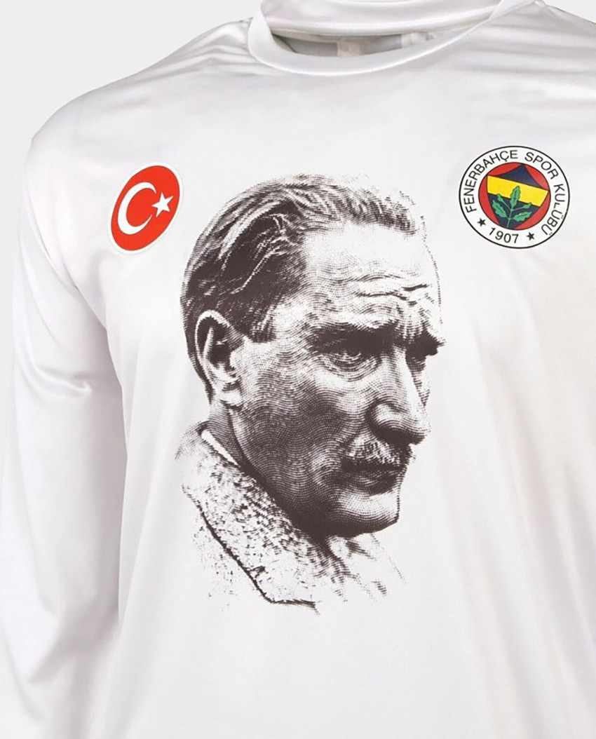 İşte Suudileri rahatsız eden Atatürk tişörtü - Resim : 1