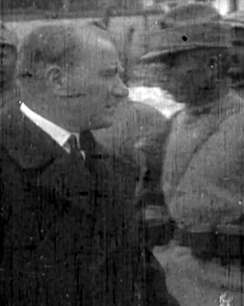 Cumhuriyetimizin kurucusu büyük önder Mustafa Kemal Atatürk'ün 10 Şubat 1931 tarihinde Antalya'ya 2'nci kez giderek Mehmetçik'i selamladığı anlara dair görüntüsü ortaya 