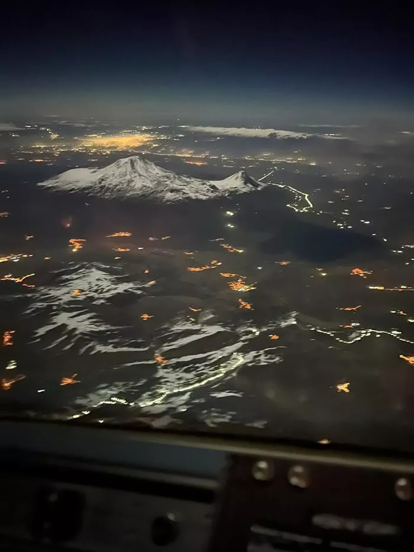 Kaptan pilot Ağrı Dağı'nın eşsiz güzellikteki görüntüsünü paylaştı - Resim : 1