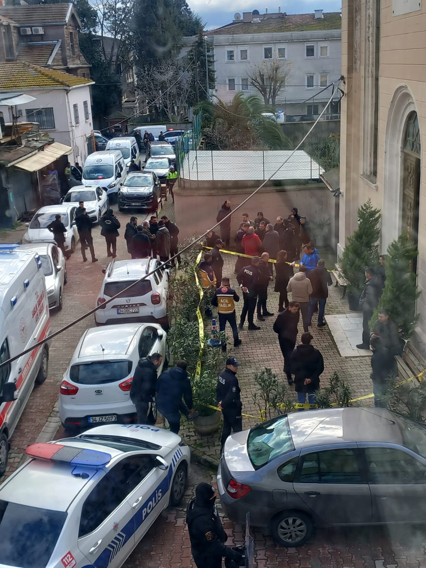 İstanbul'da kiliseye silahlı saldırı: 1 ölü - Resim : 4