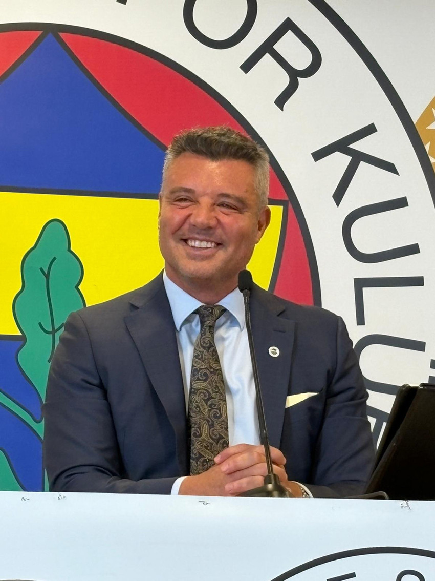 Fenerbahçe Başkanı Sadettin Saran, “Gelir gelmez herkes başkandan neşter bekledi. Kelle alacak, kelle koparacak, asacak, kesecek… Bu konuda çok baskı geldi. Fenerbahçe Başkanlığı’nın en zor kısımlarından bir tanesi baskı altında sakin kalabilmek. Bunu yapmak çok kolaydı. Geldik, hocayı gönderdik ‘Vay be Başkana bak raconu kesti’ dedirtebilirdik” dedi.