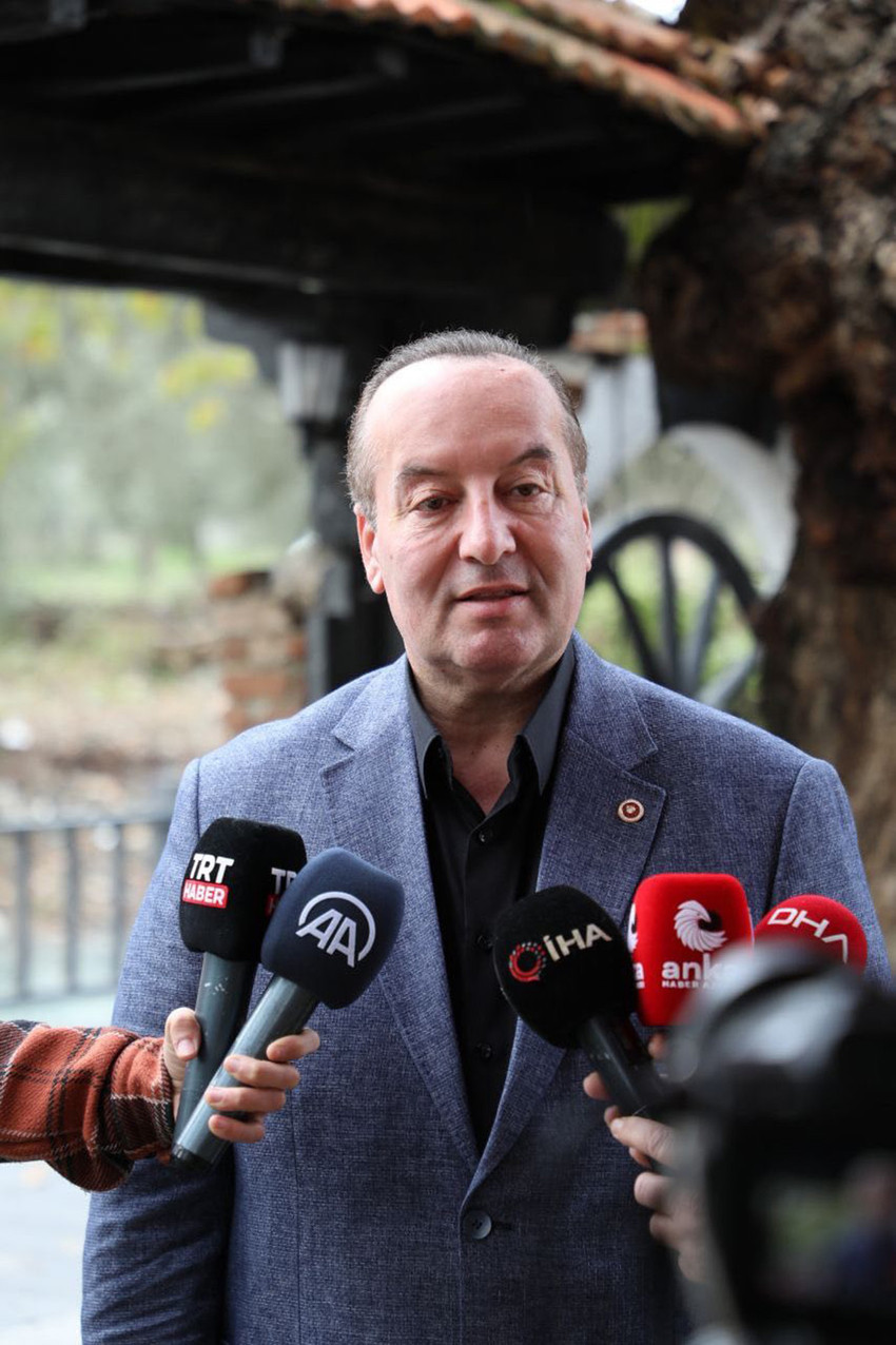 CHP Karabük Milletvekili Cevdet Akay, Balıkesir'de düzenlediği basın açıklamasında 