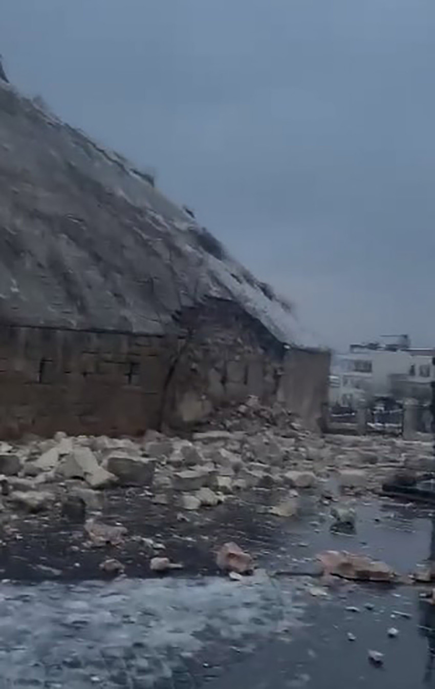 Tarihi Gaziantep Kalesi depremde yıkıldı - Resim : 2