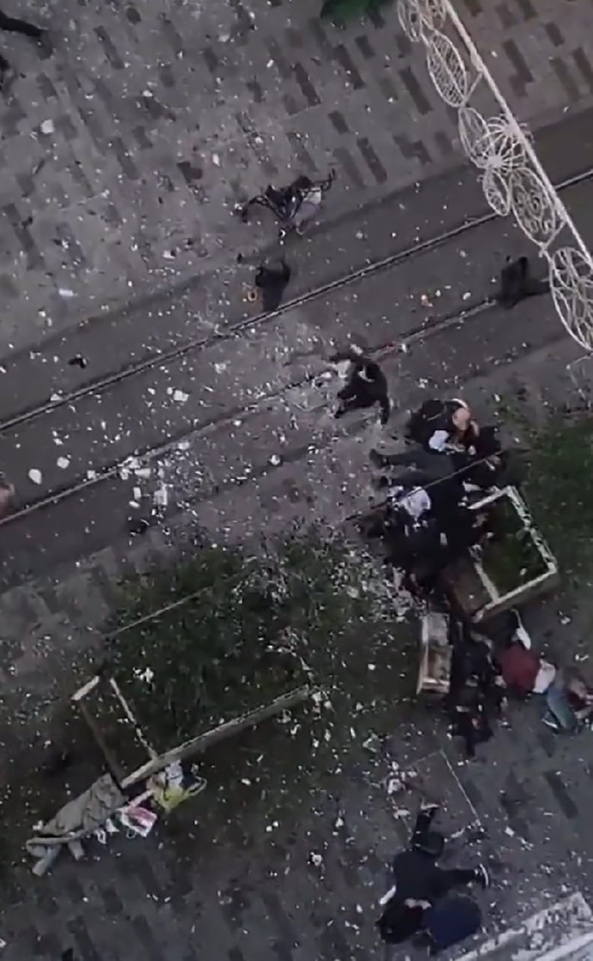 İstanbul Taksim'de patlama: Ölü ve yaralılar var - Resim : 3