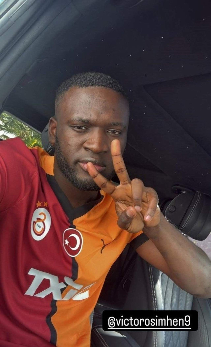 Galatasaray'ın dünyaca ünlü golcüsü Victor Osimhen'in yakın arkadaşı olan Bayer Leverkusen'in yıldız golcüsü Boniface Galatasaray formasıyla yaptığı paylaşım spor gündemine bomba gibi düştü.