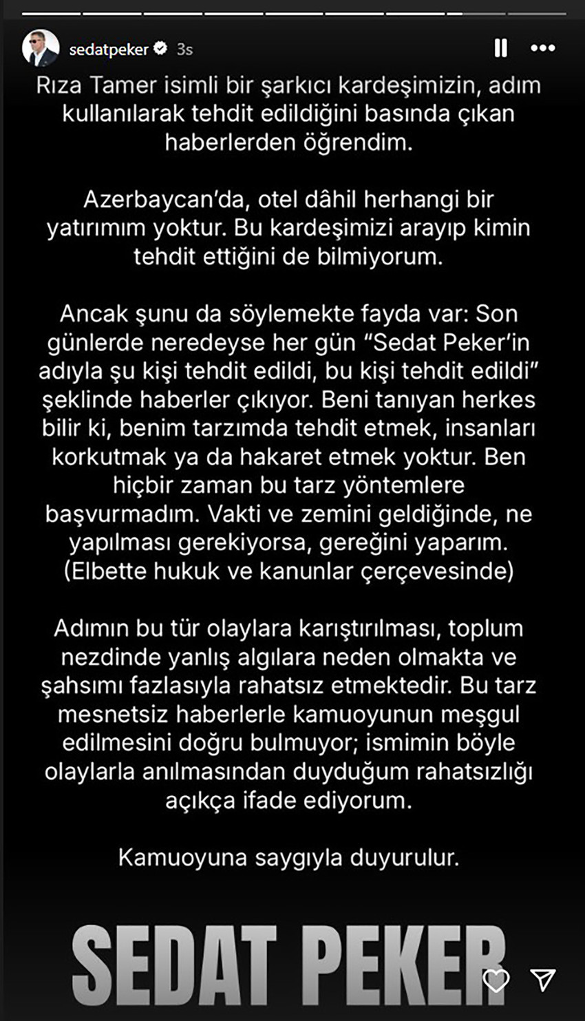 Ünlü şarkıcı Rıza Tamer, Azerbaycan'daki konserini iptal ettiği gerekçesiyle Sedat Peker'in adını kullanan kişiler tarafından tehdit edildiğini öne sürdü. Konuyla ilgili Sedat Peker'den açıklama geldi.