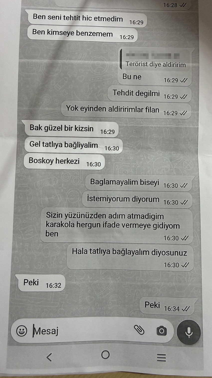 Adana'da bundan 3 sene önce arkadaşına güvenip IBAN'ını kullandıran 23 yaşındaki Özlem dolandırıcılıktan 15 gün cezaevinde tutuklu kaldı. Hakkında açılan 20 davadan 11'i de süren ve bir davada 4 yıl 5 ay hapis cezasına çarptırılan genç kızın hayatı kabusa döndü.