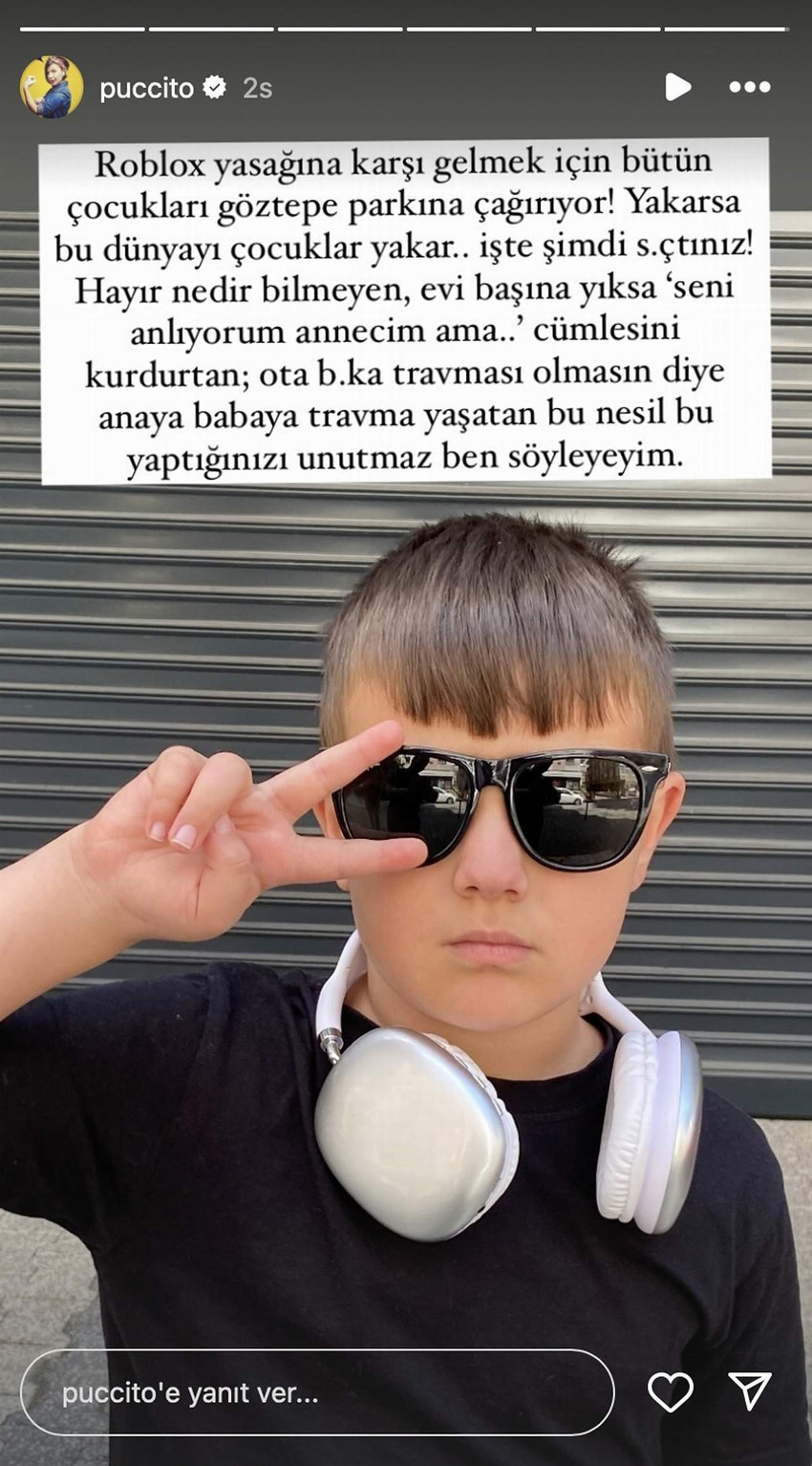 Sosyal medyada Pucca olarak tanınan Selen Pınar Işık, Poblox'a getirilen erişim yasağına tepki gösterirken "Yakarsa dünyayı çocuklar yakar! İşte şimdi s*çtınız" dedi.