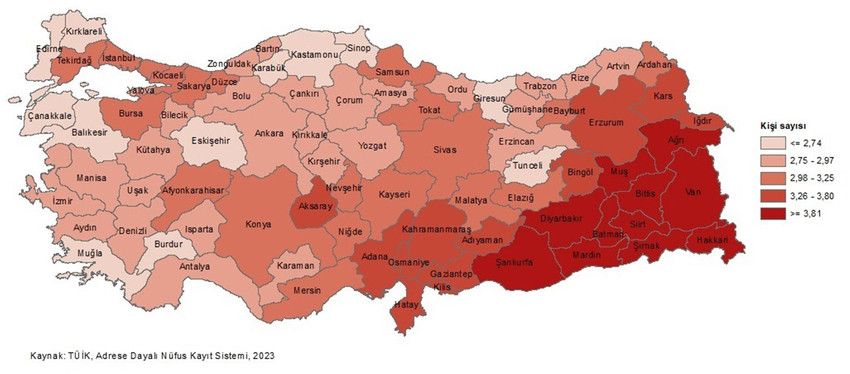 Türkiye'de "fahiş kira krizi" diye başlayan ancak tamamen bir barınma krizine dönüşen çıkmazda TÜİK verilerine göre Türkiye'de ev sahipliği oranı gerilemeye, kiracılık oranı artmaya devam ediyor.
