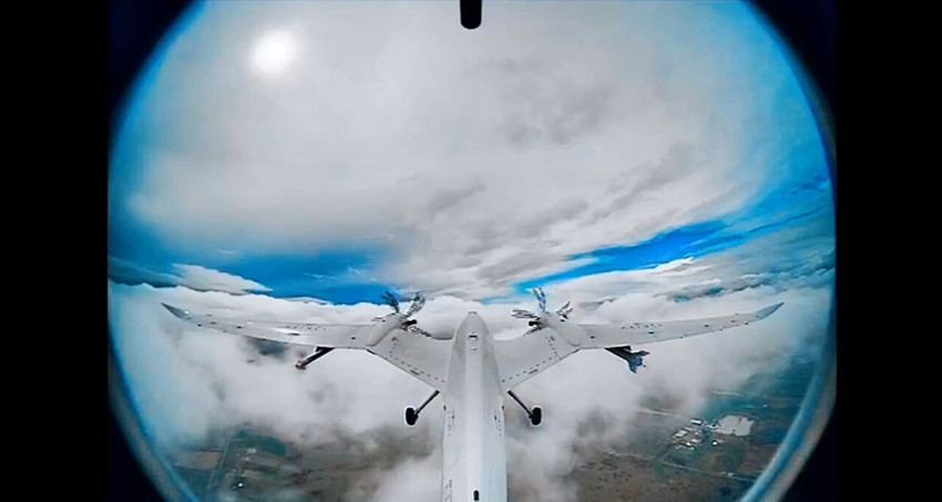 Bayraktar AKINCI Taarruzi İnsansız Hava Aracı (TİHA), İHA-122 Süpersonik Füze Atış Testini başarıyla tamamladı. Atış testi AKINCI'nın üzerindeki kameradan saniye saniye görüntülendi.