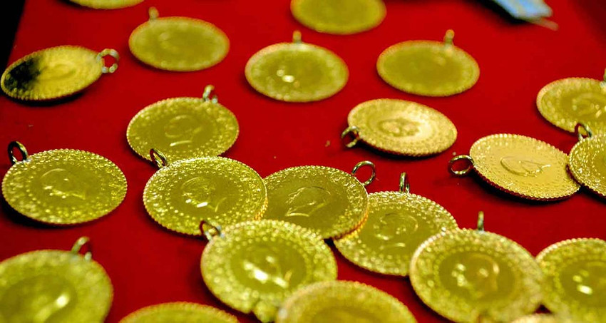 Bankacılık devi UBS, altın i&ccedil;in yeni bir rapor yayımladı. Altın  hedefini revize eden banka banka, ons altının 6.200 dolar seviyesine ulaşabileceği tarihi a&ccedil;ıkladı. 