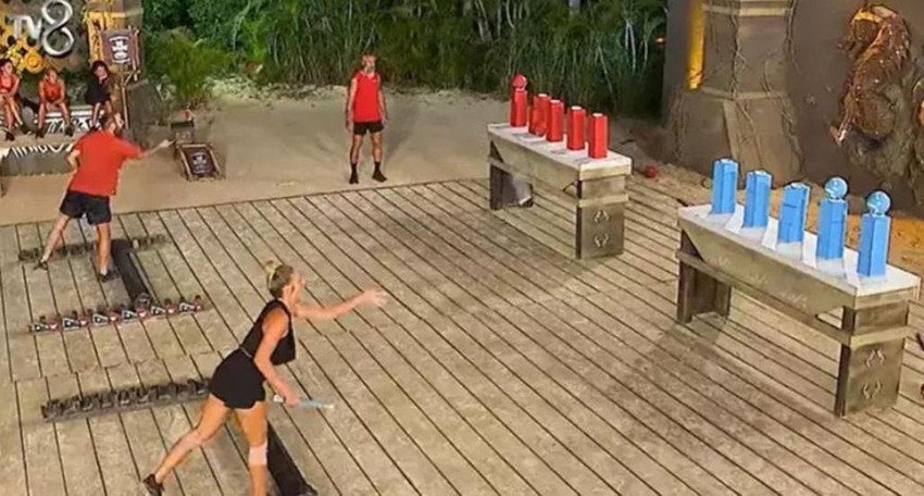 Survivor All Star'da dün gece eleme heyecanı vardı. Atakan, Aleyna, Sercan ve Yunus Emre'nin eleme potasındaki gecede yarışmanın iddialı bir ismi adaya veda eti.