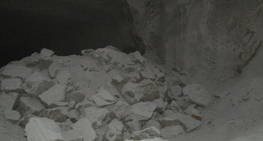  Nevşehir’de yerin 90 metre altındaki maden ocağından gün yüzüne çıkartılan kaya tuzu, iç piyasanın yanı sıra Avrupa'ya ihraç ediliyor.