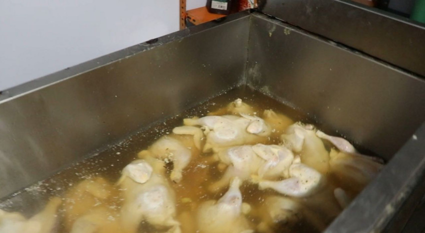 Vatandaşlara çamaşır sulu tavuk yediren Suriyelinin Türkçe bilmediği ortaya çıktı - Resim: 4