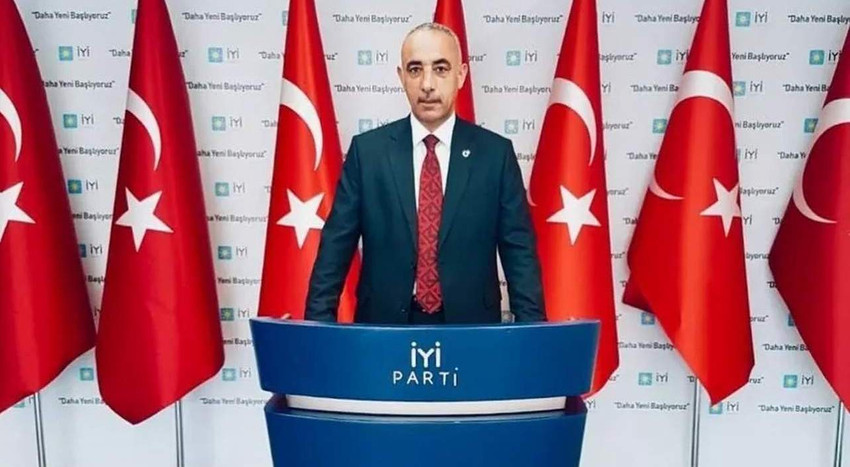 İYİ Parti'de Cumhurbaşkanlığı ve Milletvekilliği seçimlerinin ardından başlayan, CHP'nin işbirliği teklifinin reddedilmesiyle artan istifalara bir yenisi daha eklendi. İYİ Parti Niğde İl Başkanı İbrahim Uzun, görevinden istifa ettiğini açıkladı.