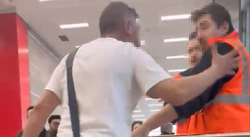 İstanbul Sabiha Gökçen Havalimanı'nda yanlış perona giren bir kişi kendisini uyaran güvenlikçiyi 
