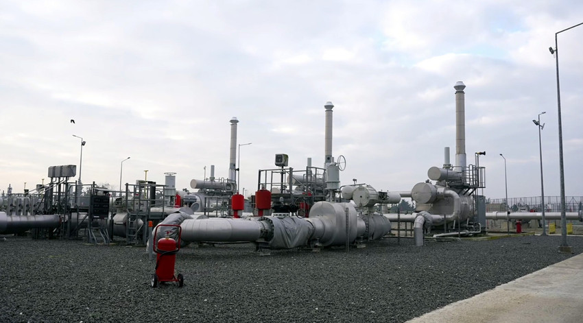 Enerji ve Tabii Kaynaklar Bakanı Alparslan Bayraktar, BOTAŞ'a ait Silivri ve Tuz Gölü'ndeki doğalgaz depolama tesislerinin kapasitelerinin 2028'de 12 milyar metreküpe çıkarılacağını açıkladı.