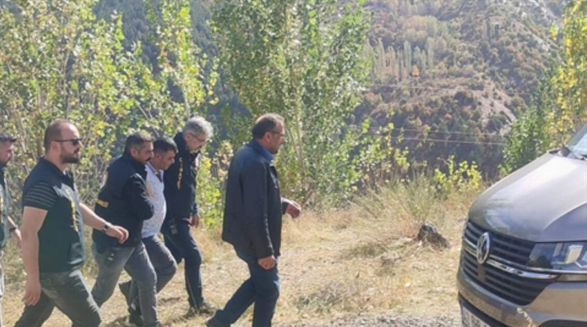 Konya'da yaşanan korkunç olayda bir kişi kayıp olarak aranan eşini boğarak uçurumdan attığını itiraf edip çok konuşulacak bir iddiayı ortaya attı.