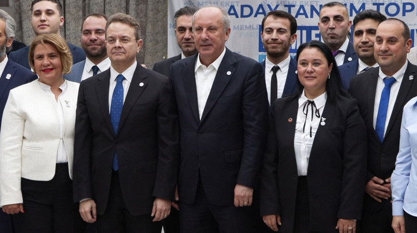 31 Mart yerel seçimlerine kendi adaylarıyla girme kararı alan Memleket Partisi'nin İstanbul adayı belli oldu. Partisinin İstanbul Büyükşehir Belediye Başkanı'nı Memleket Partisi lideri Muharrem İnce açıkladı.