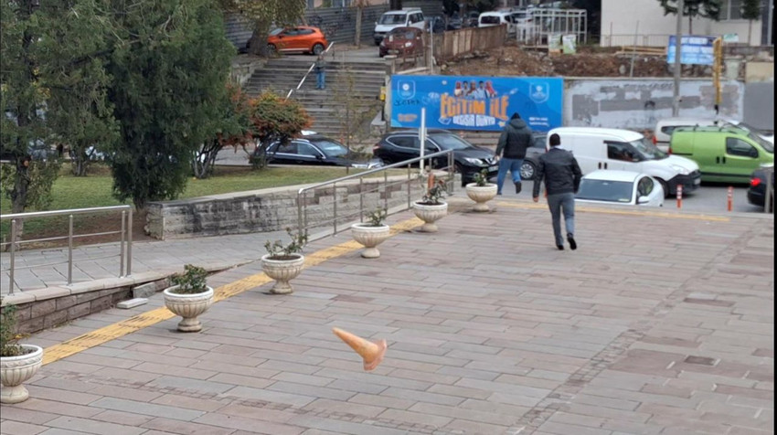 Metin Uca son yolculuğuna uğurlandı! Cenazede gergin anlar - Resim: 4