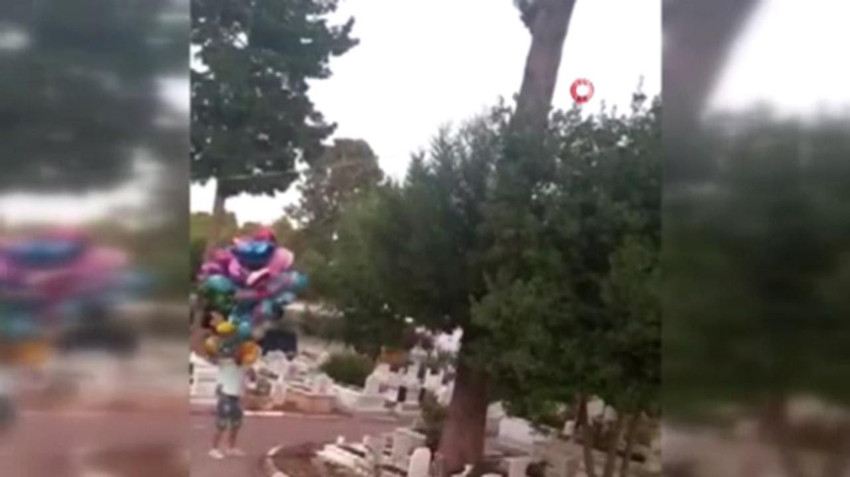 Çocuk mezarlarındaki balonların sırrı herkesi ağlattı - Resim: 1