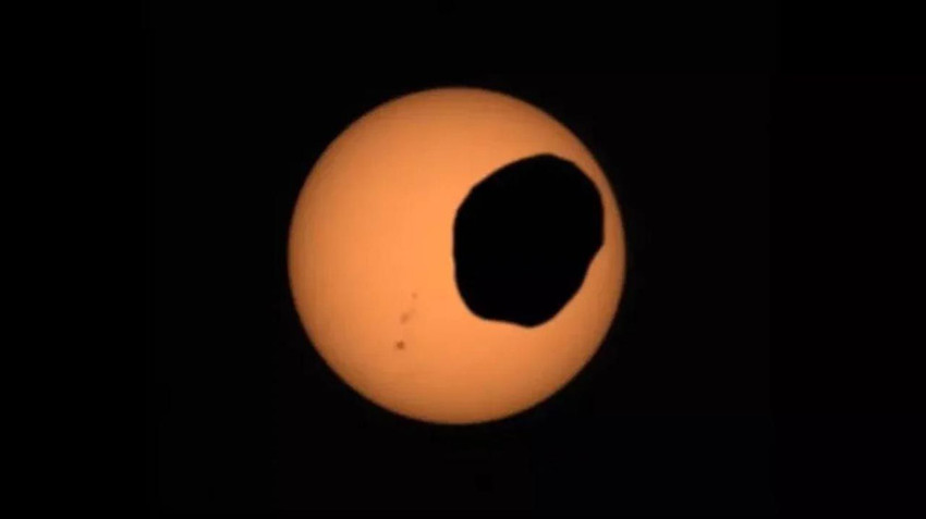 İşte Mars kaşifinin gözünden Güneş tutulması - Resim: 1